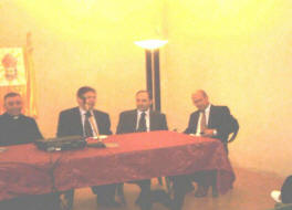 Da sx a dx: don L.Marzia (parroco),F. Sapio (sindaco),F.Cartanì (autore), A.Frascella (comitato)